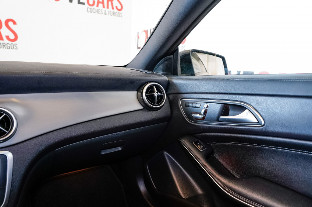 MERCEDES CLA COUPE 200 D AMG FASCINATION TECHO 136