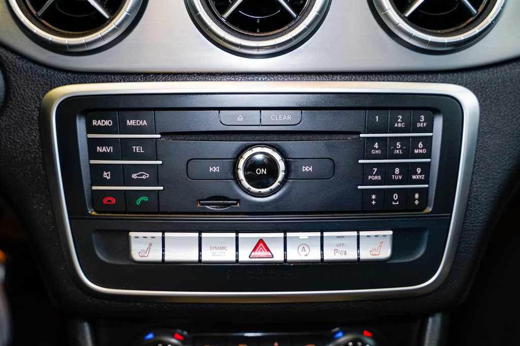 MERCEDES CLA COUPE 200 D AMG FASCINATION TECHO 136