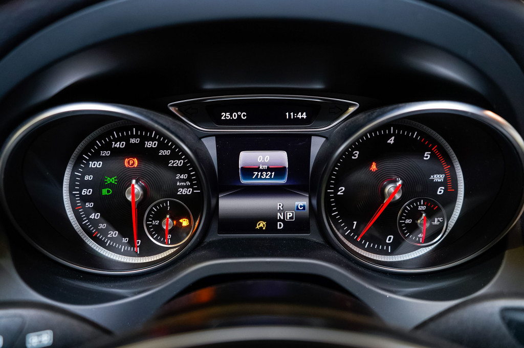 MERCEDES CLA SHOOTING BRAKE 220 D AUTO AMG PLUS 177