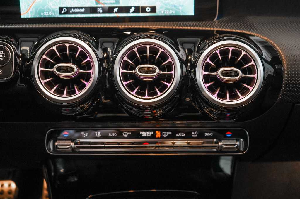 MERCEDES CLASE A 220 D AUTOM. AMG TECHO 190