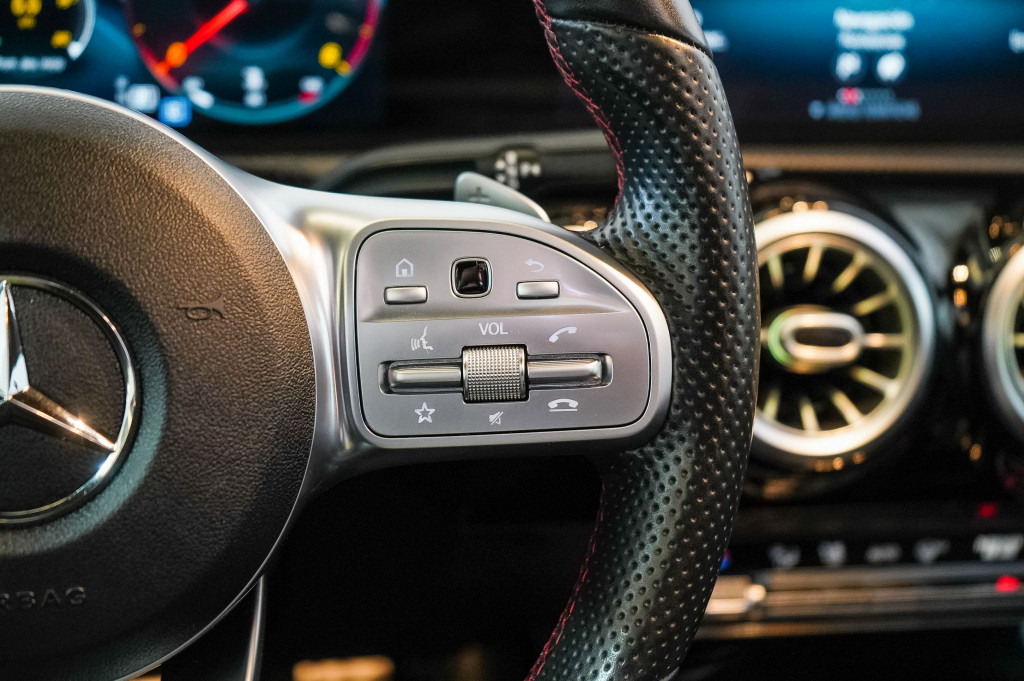 MERCEDES CLASE A 220 D AUTOM. AMG TECHO 190