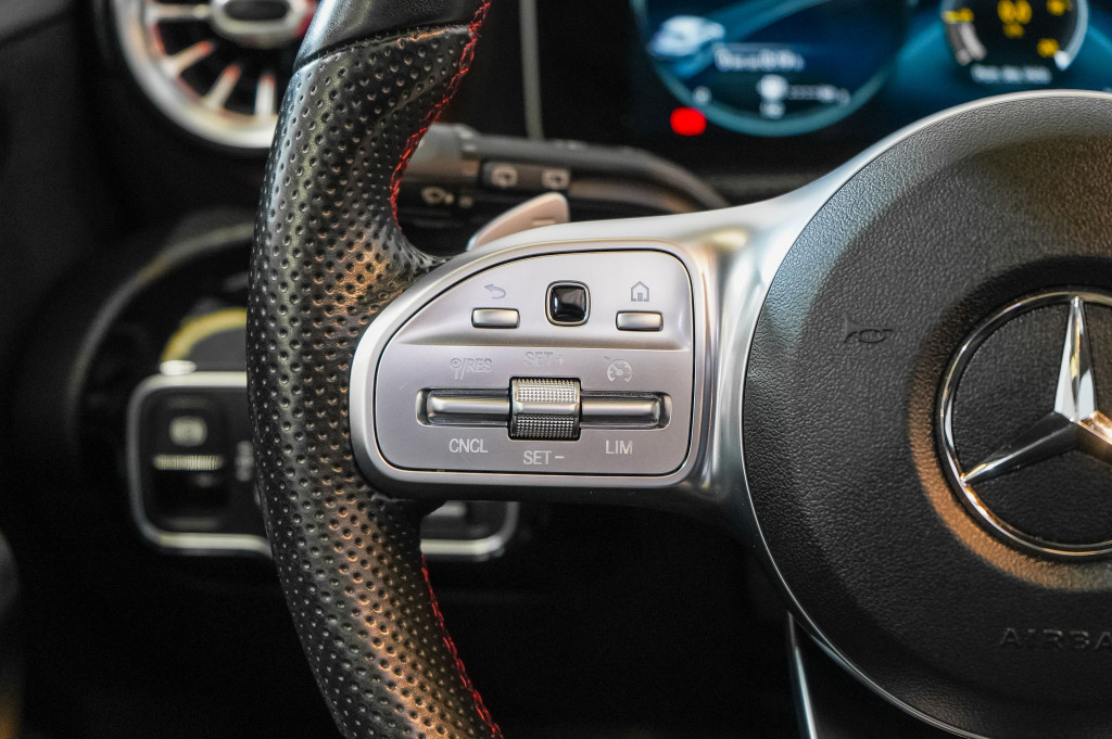 MERCEDES CLASE A 220 D AUTOM. AMG TECHO 190