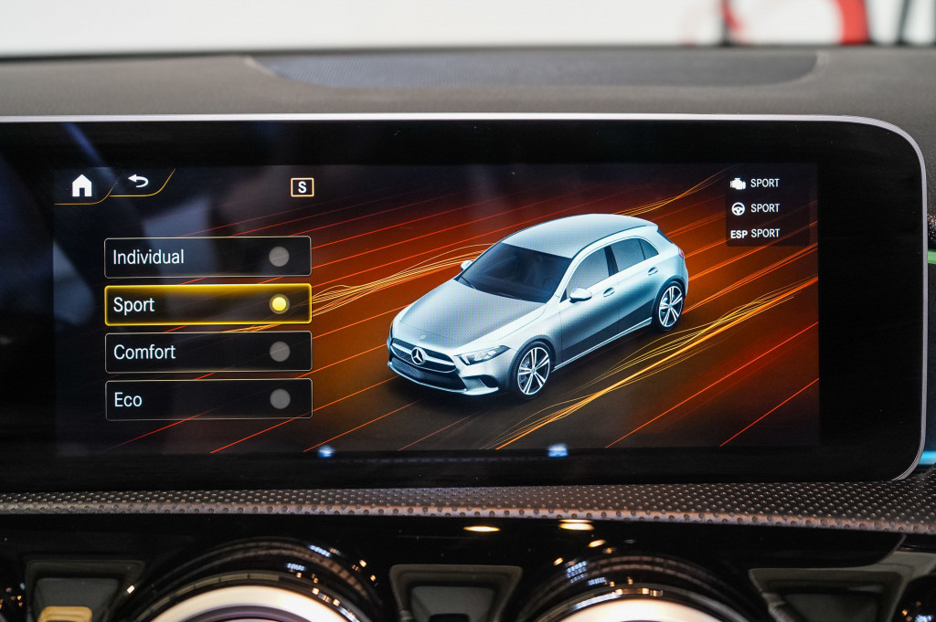 MERCEDES CLASE A 220 D AUTOM. AMG TECHO 190
