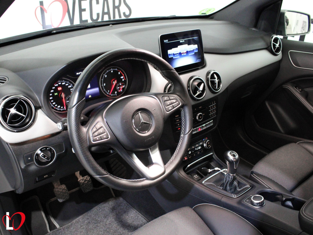 MERCEDES CLASE B B 200 D URBAN 136
