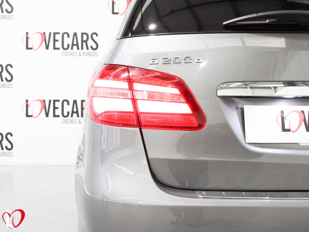 MERCEDES CLASE B B 200 D URBAN 136