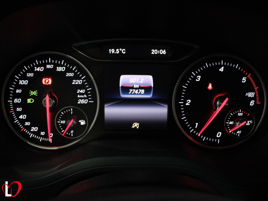 MERCEDES CLASE B B 200 D URBAN 136