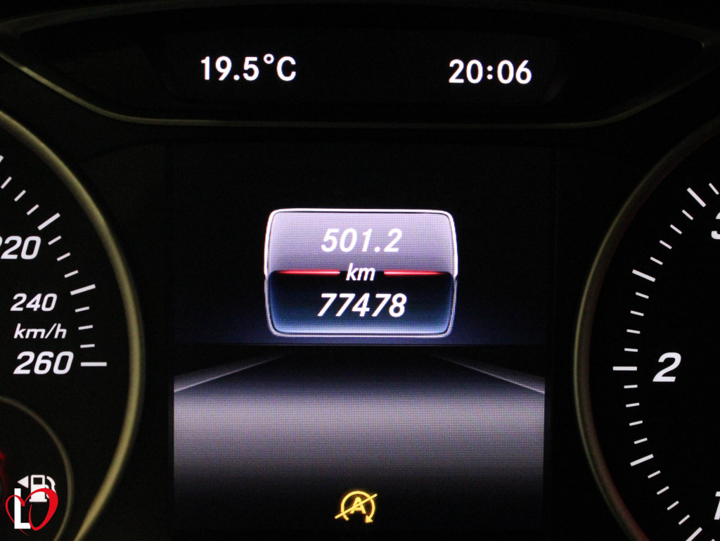 MERCEDES CLASE B B 200 D URBAN 136