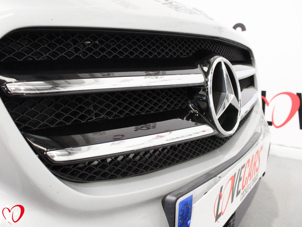 MERCEDES GLA 200 D AMG 136