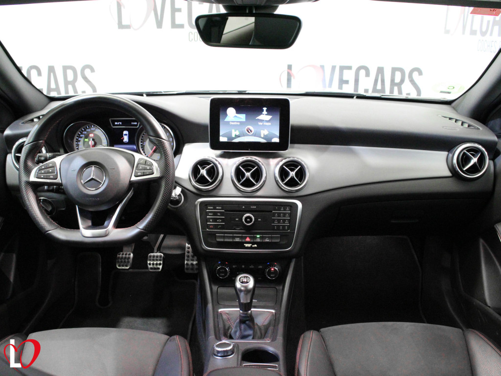 MERCEDES GLA 200 D AMG 136