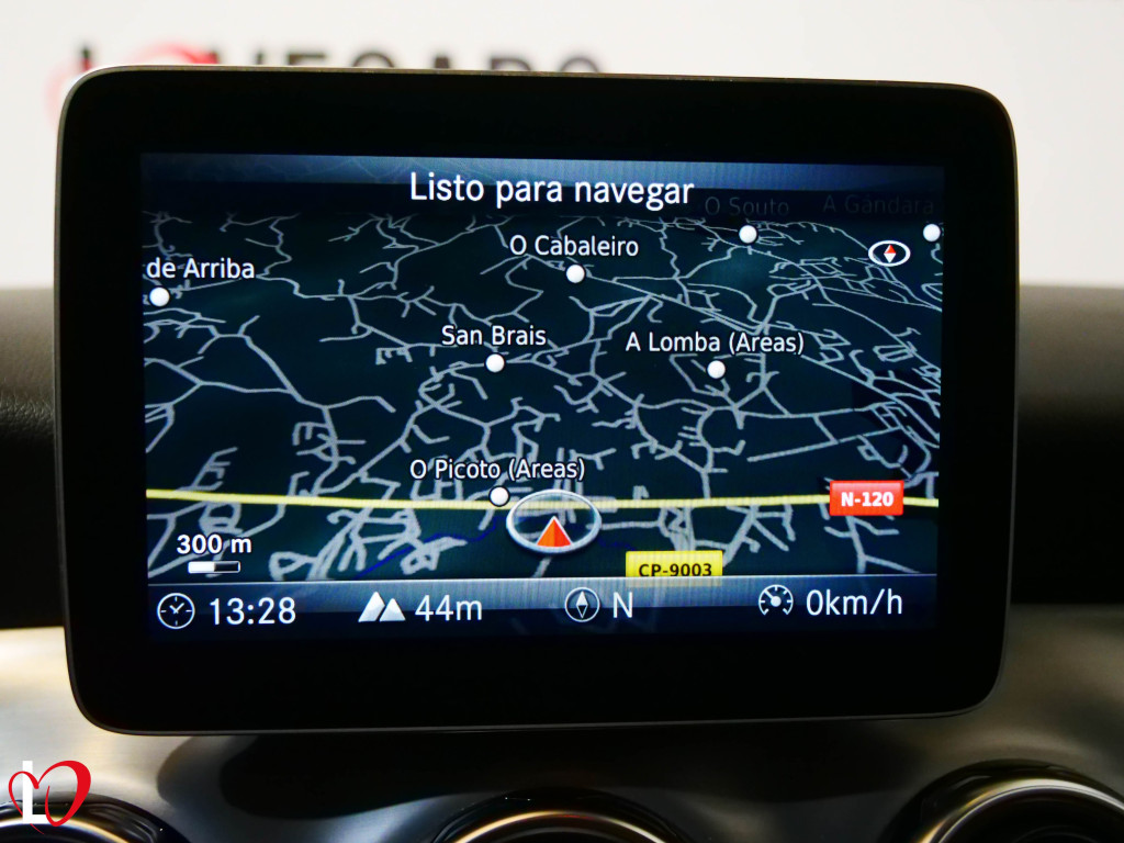 MERCEDES GLA 200 D AUTOMÁTICO AMG 136