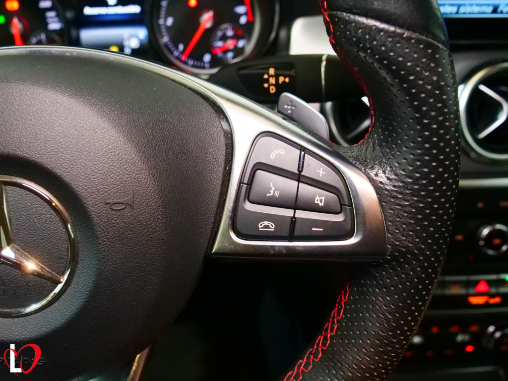 MERCEDES GLA 200 D AUTOMÁTICO AMG 136