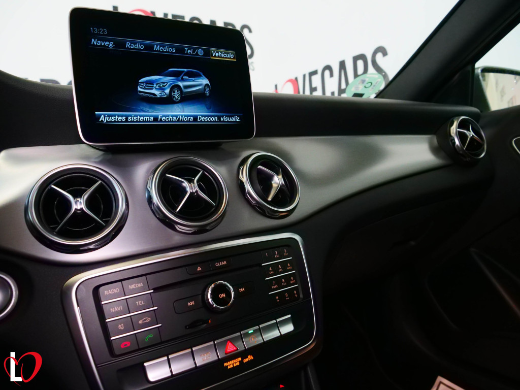 MERCEDES GLA 200 D AUTOMÁTICO AMG 136