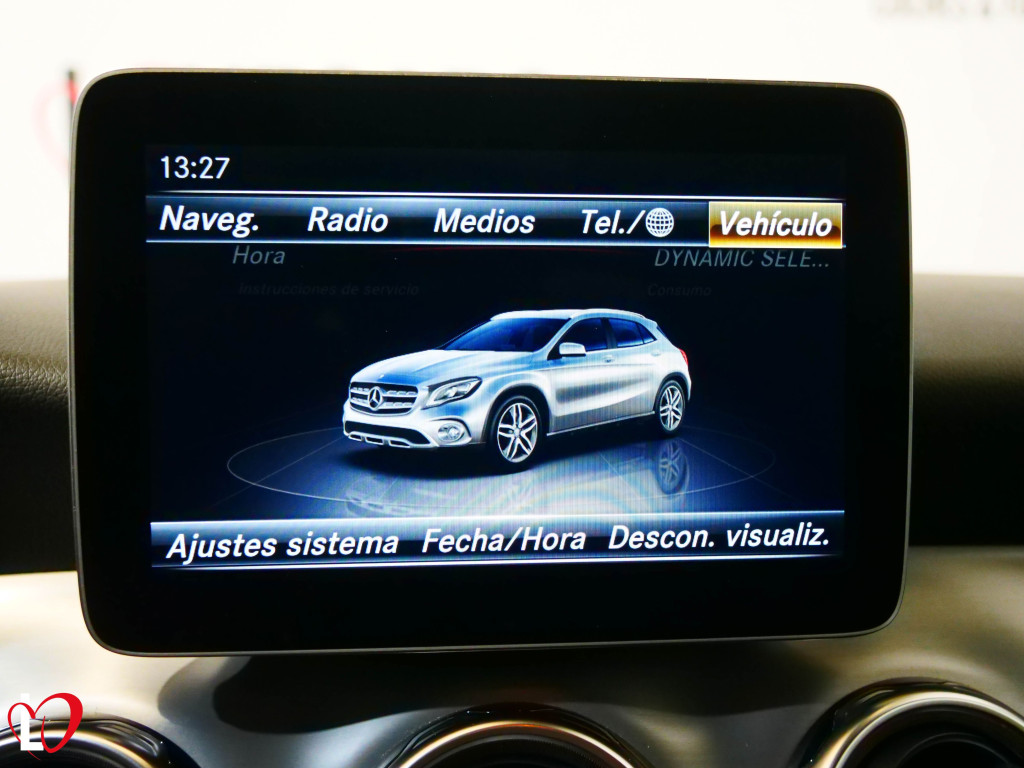 MERCEDES GLA 200 D AUTOMÁTICO AMG 136