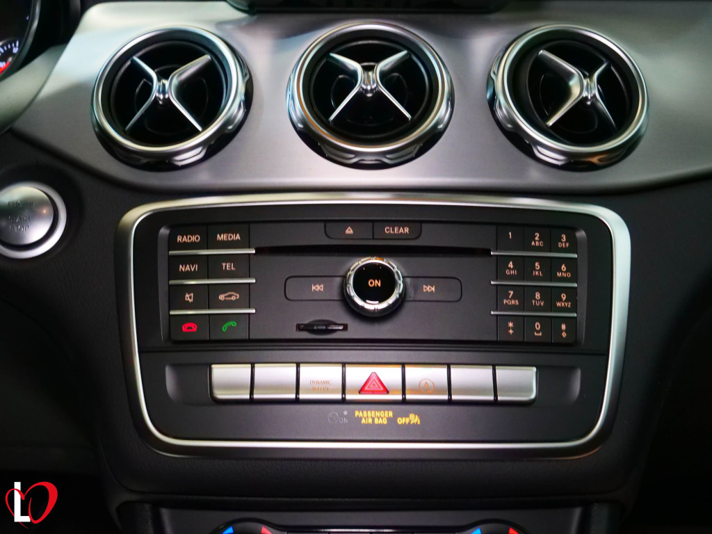 MERCEDES GLA 200 D AUTOMÁTICO AMG 136