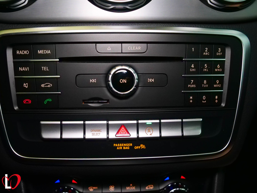 MERCEDES GLA 200 D AUTOMÁTICO AMG 136