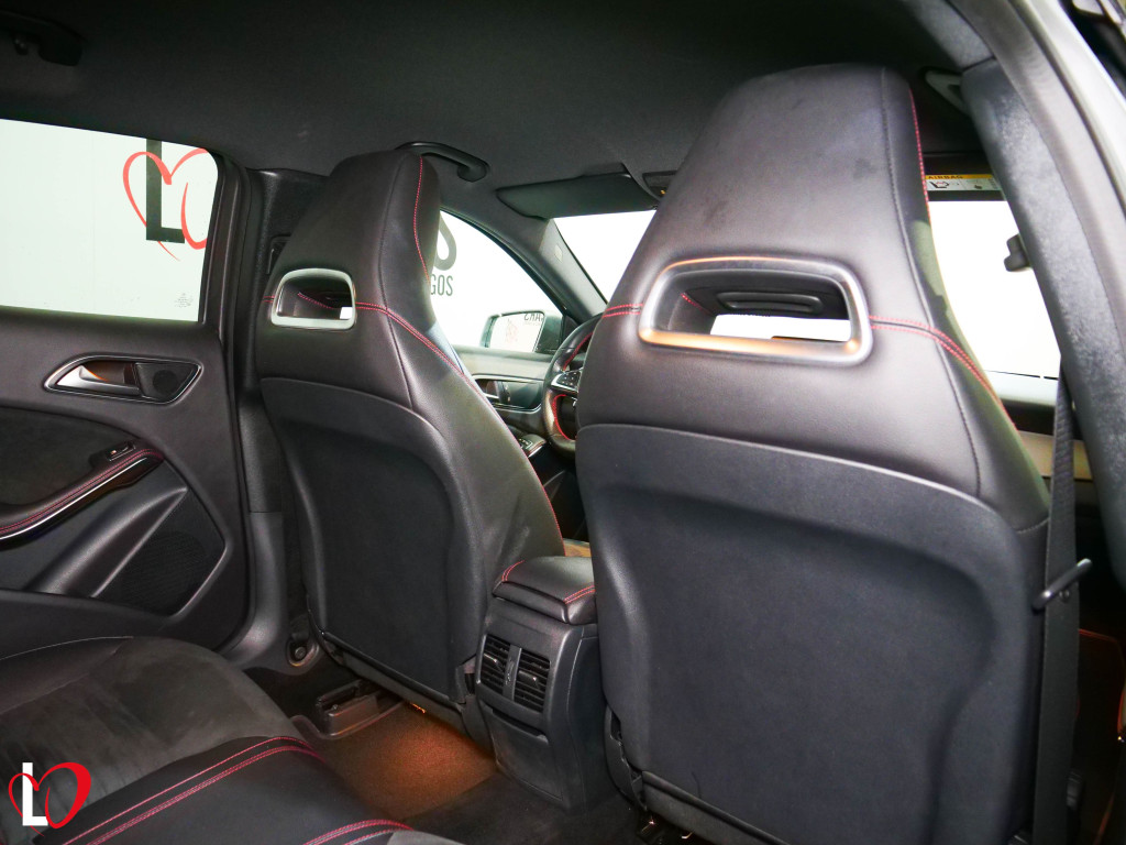 MERCEDES GLA 200 D AUTOMÁTICO AMG 136