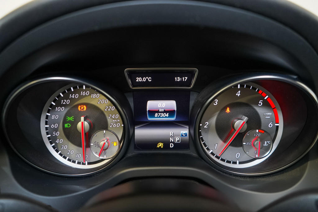MERCEDES GLA 220 CDI 177 AUTOM.