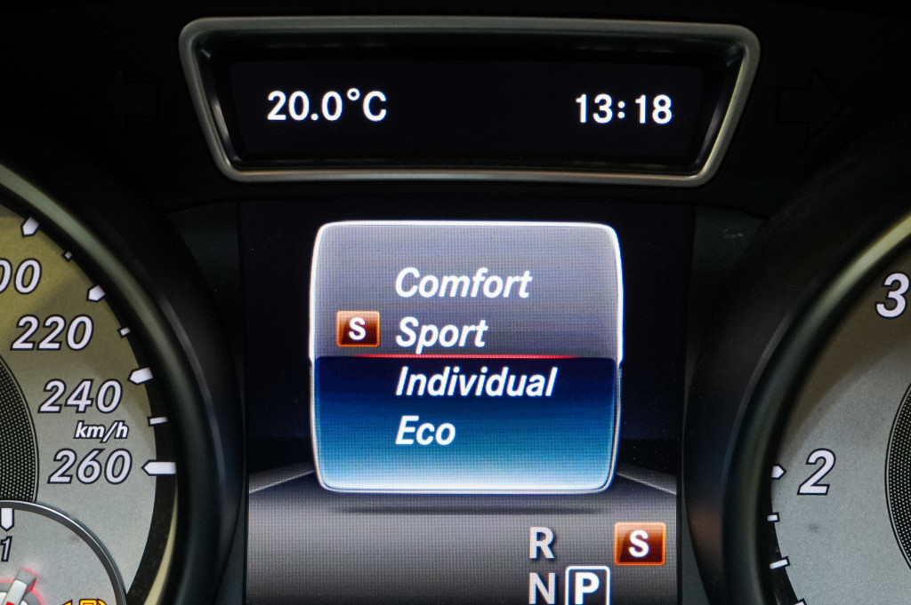 MERCEDES GLA 220 CDI 177 AUTOM.
