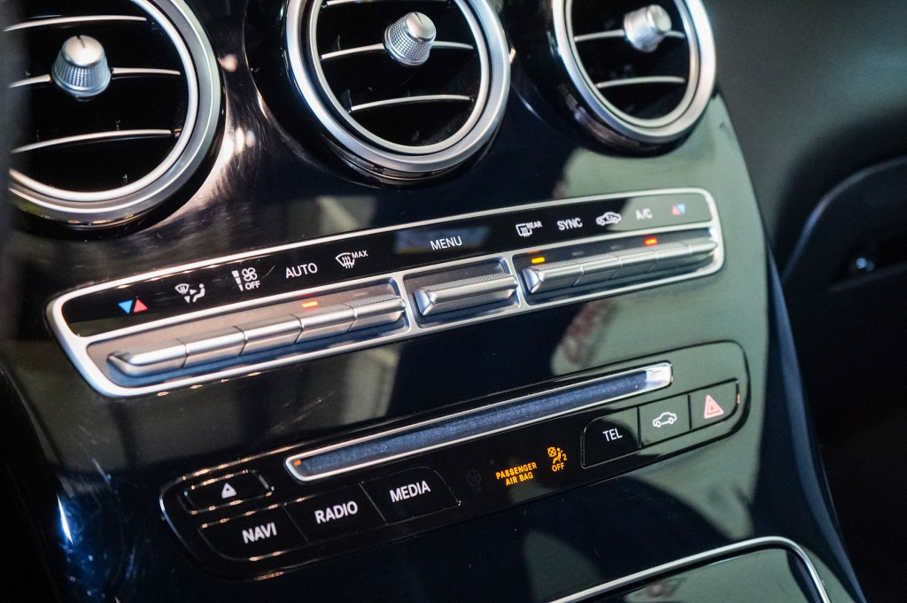 MERCEDES GLC COUPE 220 D AMG SPORT TECHO 170