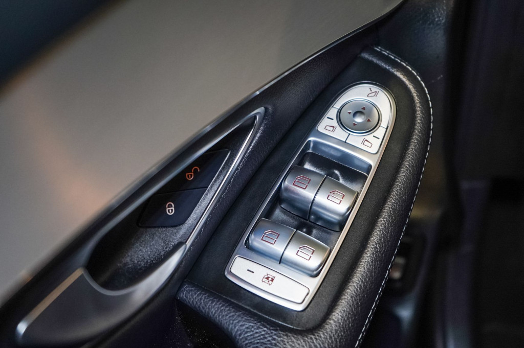 MERCEDES GLC COUPE 220 D AMG SPORT TECHO 170