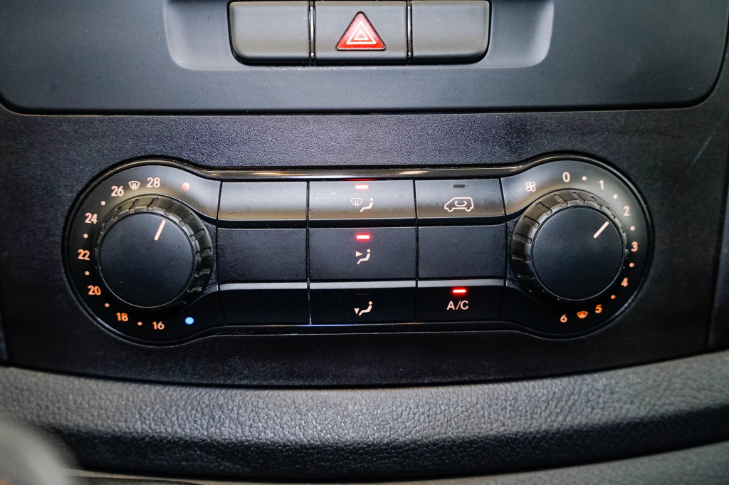 MERCEDES VITO 111 CDI FURGON LARGO TALLER 114