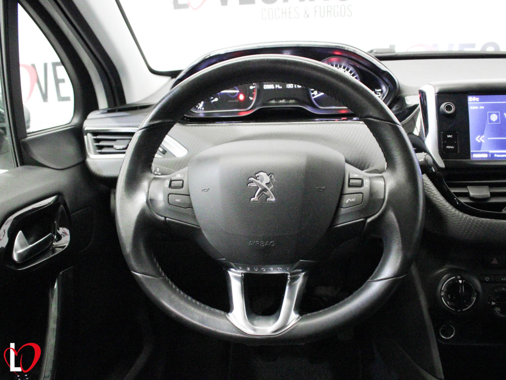 PEUGEOT 208 1.2 SIGNATURE PURETECH 82
