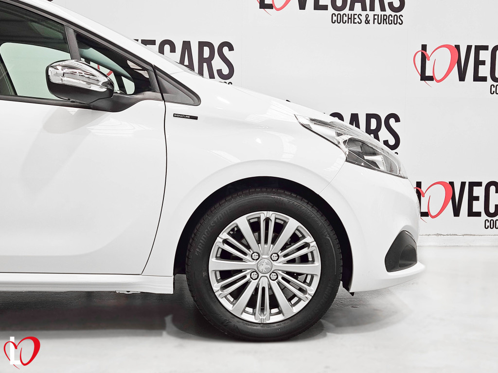 PEUGEOT 208 1.2 SIGNATURE PURETECH 82