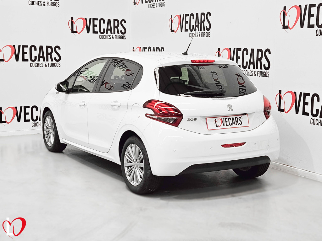 PEUGEOT 208 1.2 SIGNATURE PURETECH 82