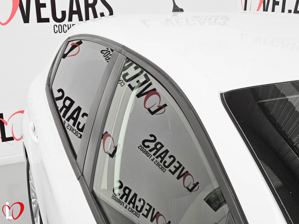 PEUGEOT 208 1.2 SIGNATURE PURETECH 82