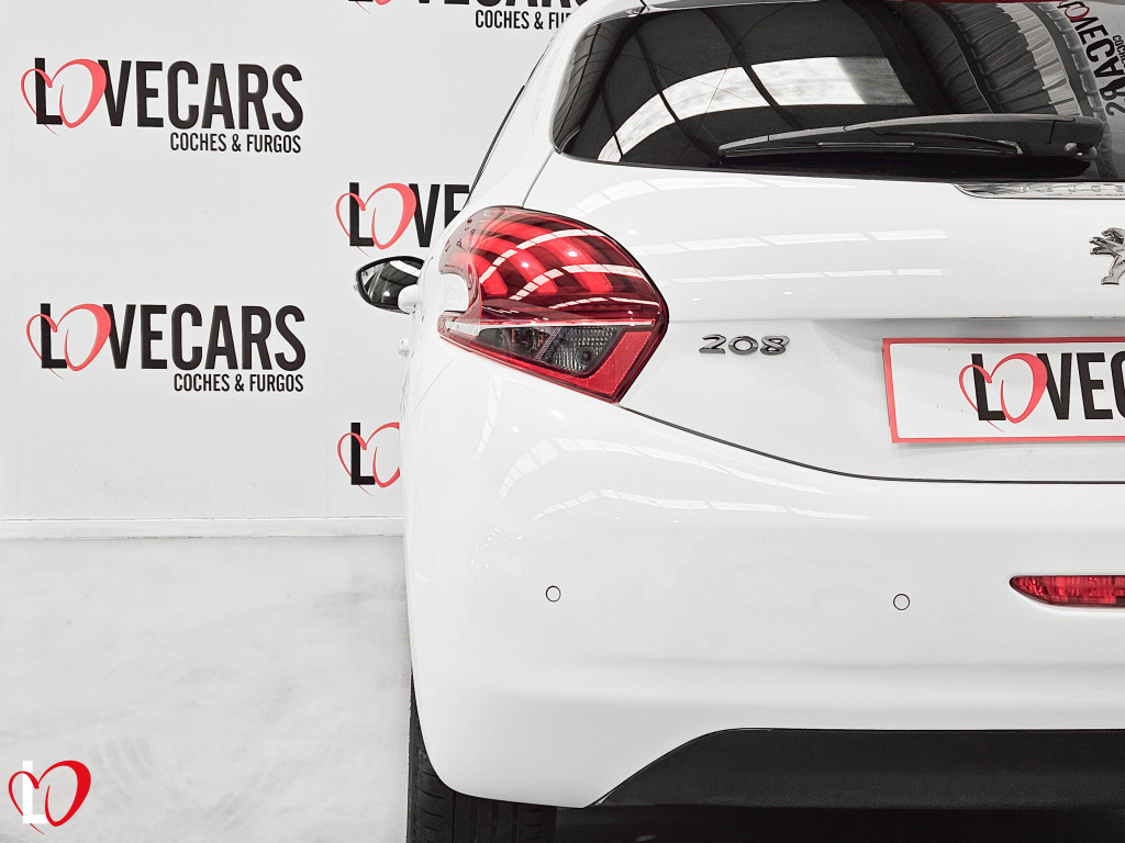 PEUGEOT 208 1.2 SIGNATURE PURETECH 82