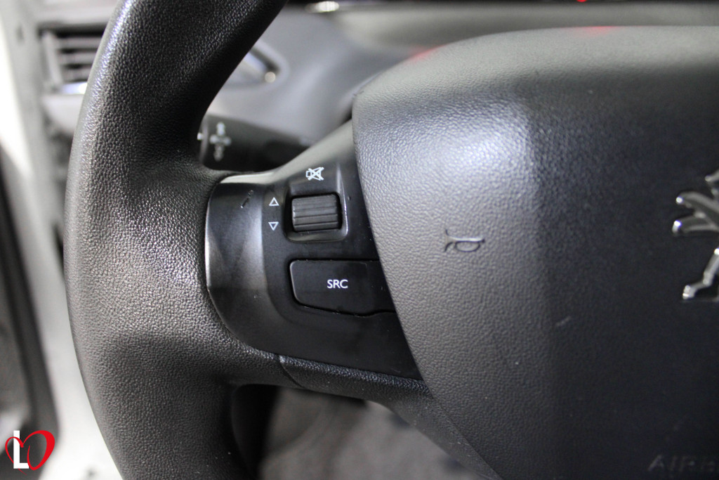 PEUGEOT 208 1.6 BlueHDI ACTIVE 75