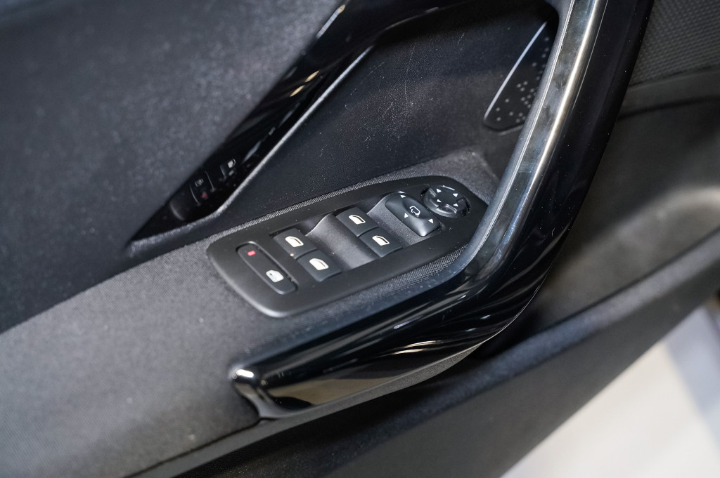 PEUGEOT 208 1.6 BLUEHDI EXECUTIVE 100