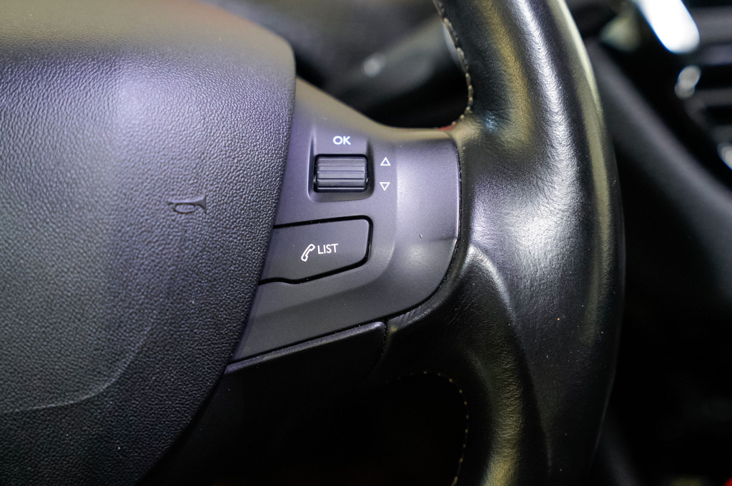 PEUGEOT 208 1.6 BLUEHDI EXECUTIVE 100