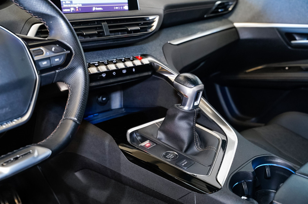 PEUGEOT 3008 BlueHDI S&S GT LINE 6 VEL 130