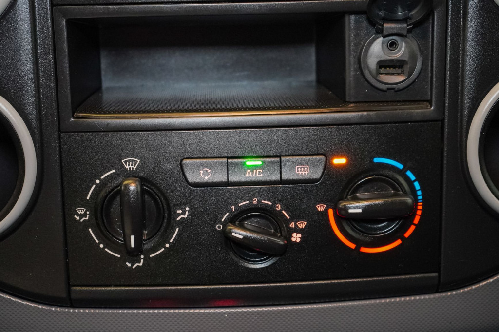 PEUGEOT PARTNER 1.6 BlueHDI COMBI TEPEE ACCESS 100