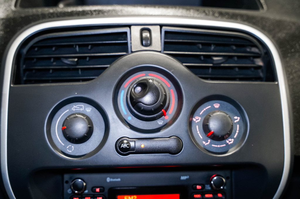 RENAULT KANGOO 1.5 DCI FURGÓN TALLER 75