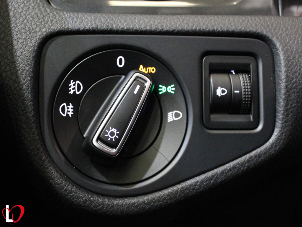 VOLKSWAGEN GOLF 1.6 TDI DSG ADVANCE 115
