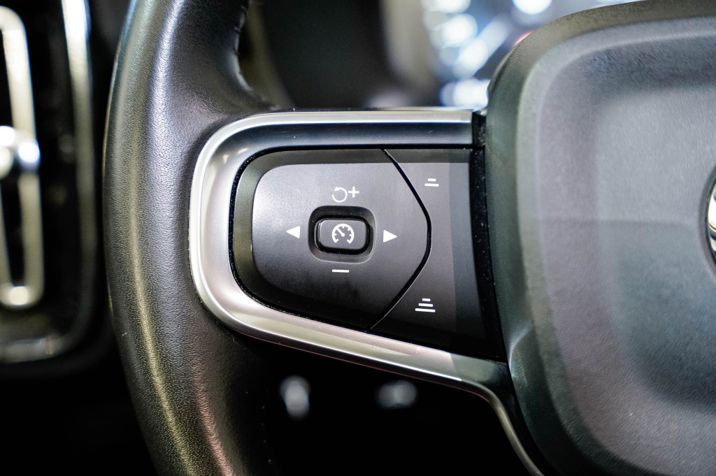 VOLVO XC40 2.0 D3 AUTO BUSINESS 150