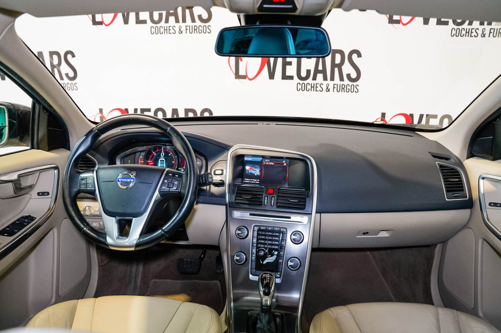 VOLVO XC60 D3 MOMENTUM AUTOMATICO
