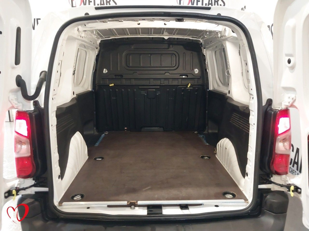 CITROEN BERLINGO BlueHDI FURGÓN CERRADO 3 PLAZAS 6 VEL 100 de segunda mano