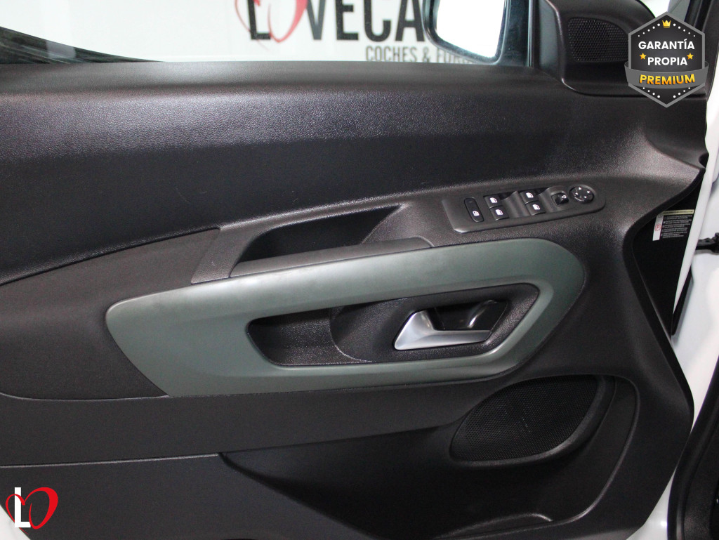 CITROEN BERLINGO BlueHDI S&S SHINE COMBI 6 VEL 130 de segunda mano
