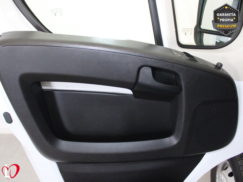 CITROEN JUMPER BlueHDi 140 S&S 6v FURGÓN 33 L2H2 de segunda mano