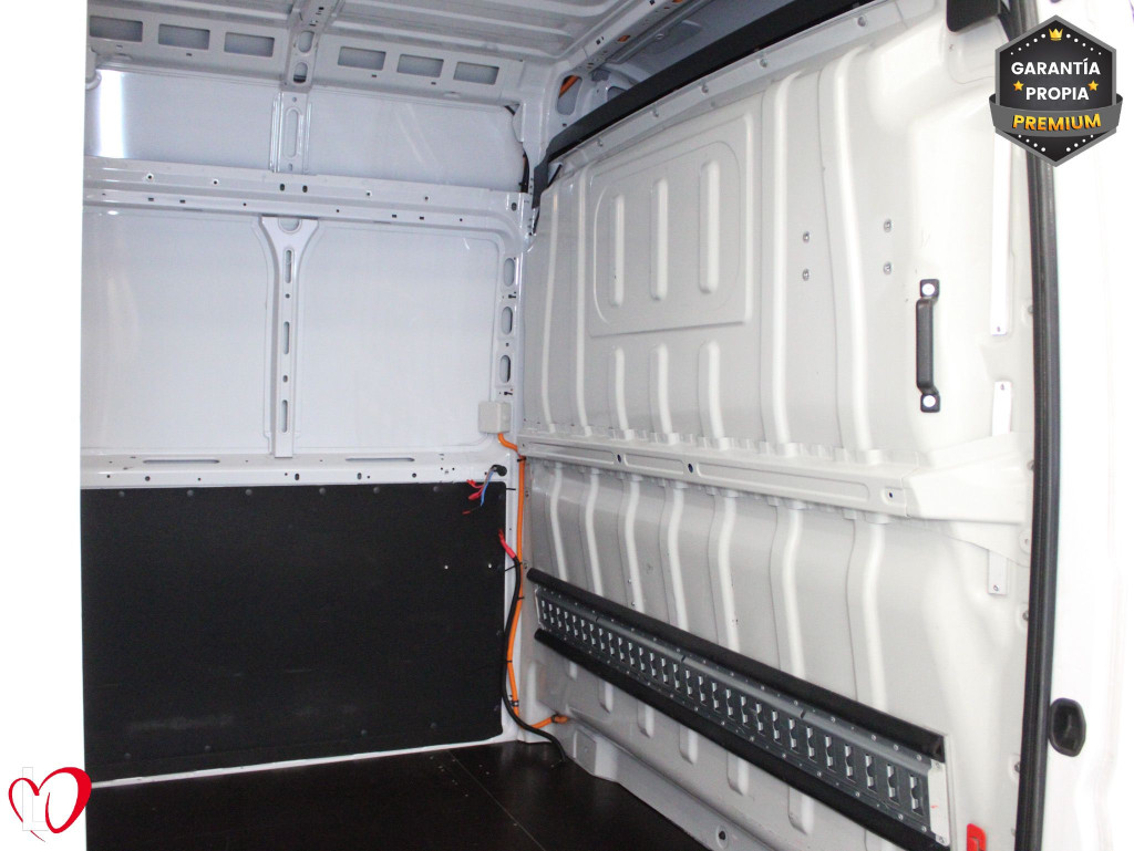 CITROEN JUMPER BlueHDi 140 S&S 6v FURGÓN 33 L2H2 de segunda mano