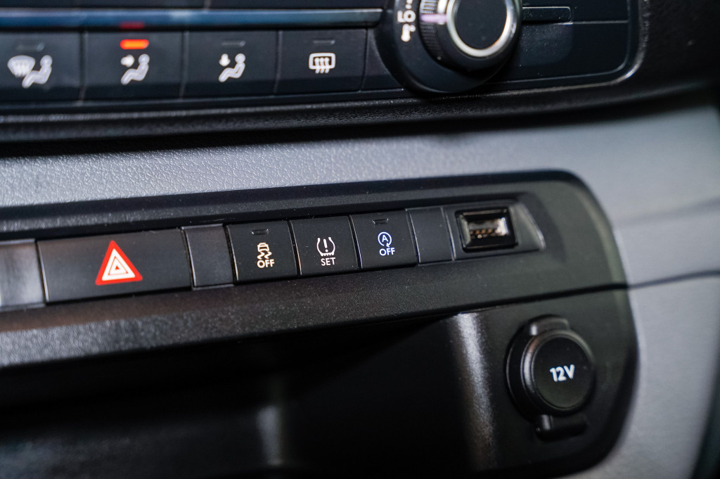 CITROEN JUMPY BlueHDI S&S COMBI TALLA M 6 VEL 115 de segunda mano