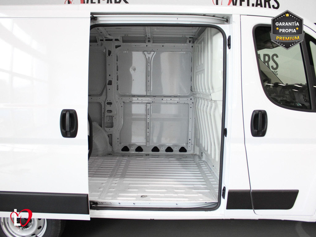 FIAT DUCATO 30 L1H1 2.3 FURGÓN CERRADO 140 de segunda mano