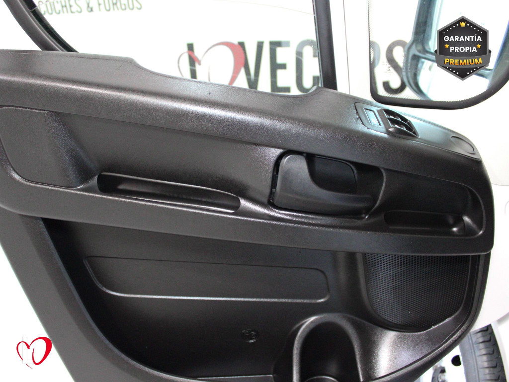 FIAT DUCATO 30 L1H1 2.3 FURGÓN CERRADO 140 de segunda mano