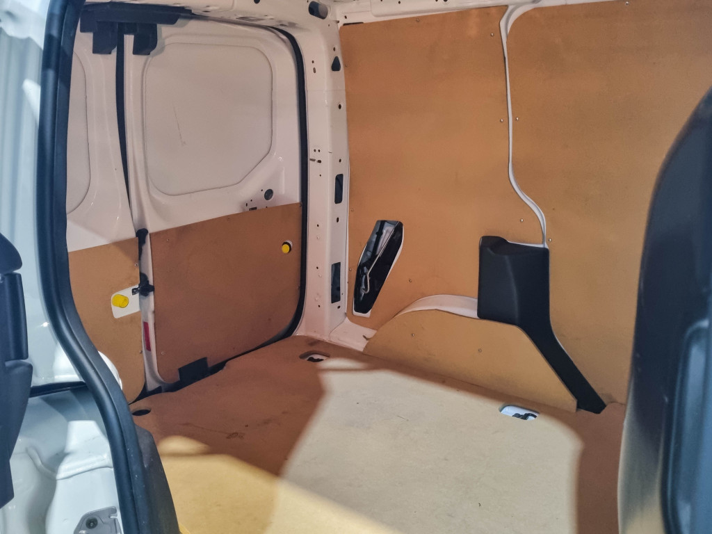 FORD TRANSIT CONNECT 1.5 TDCI FURGÓN CERRADO AMBIENTE 75 de segunda mano