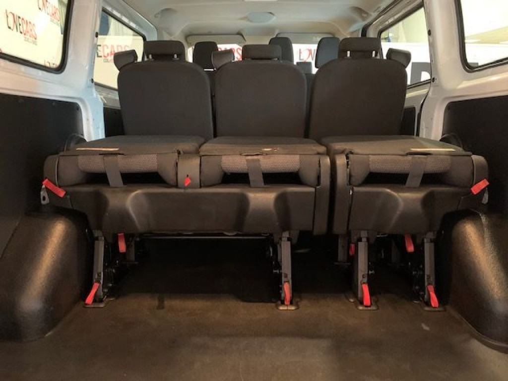 FORD TRANSIT CUSTOM COMBI 9 PLAZAS 2.0 TDCI  PS 310 105CV de segunda mano