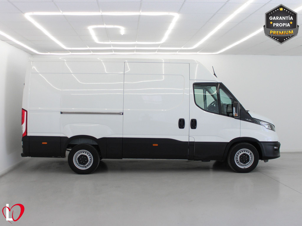 IVECO DAILY 2.3 TD 35S H2 12M3 156 de segunda mano