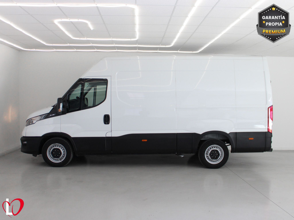 IVECO DAILY 2.3 TD 35S H2 12M3 156 de segunda mano